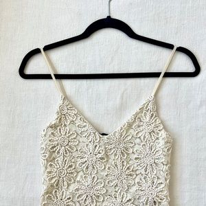 Zara Trafaluc Woman’s Top with Flower Stitching! Size Small - Off White/Cream :)